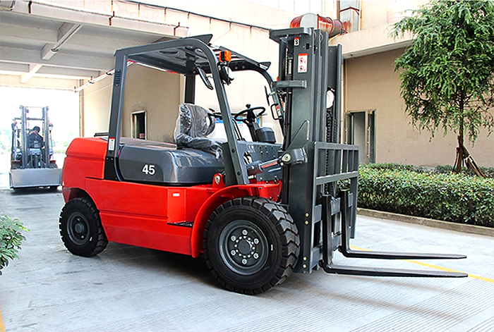 CPCD40 diesel forklift